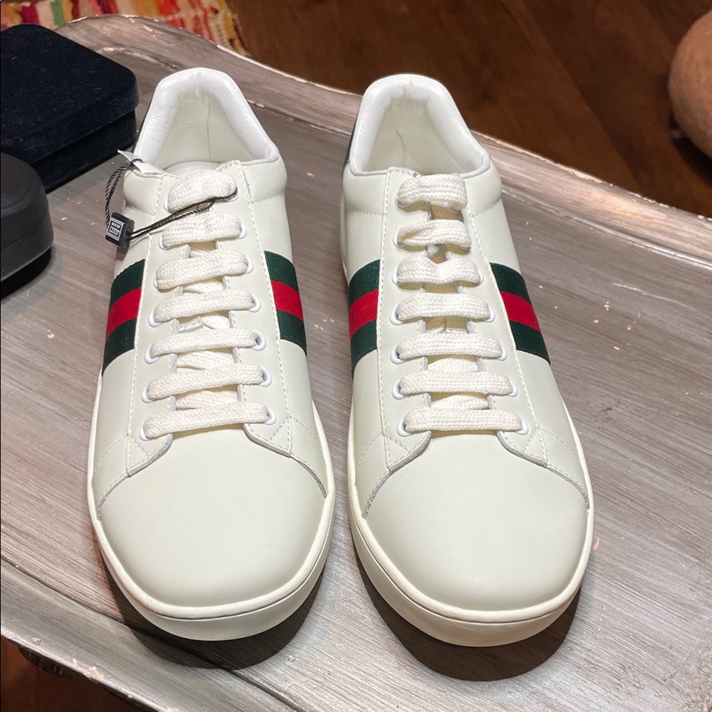 White Leather Low-Top Sneakers with Green & Red Stripe